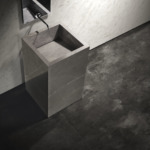 S010ar-um-grey-marble-amb24-part1-shiny-bathroom